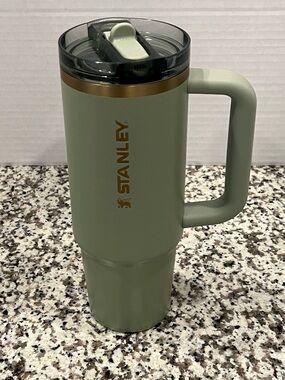Stanley Green with gold rim Insulated Tumbler New 30 oz